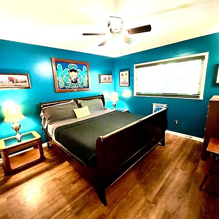 Family Friendly Downtown Home - Private Yard & Grill - Location, Location, Location! Athens Dış mekan fotoğraf